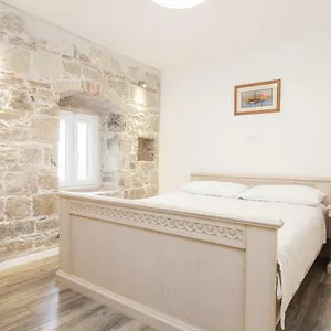 Appartement Stone Varos, Split